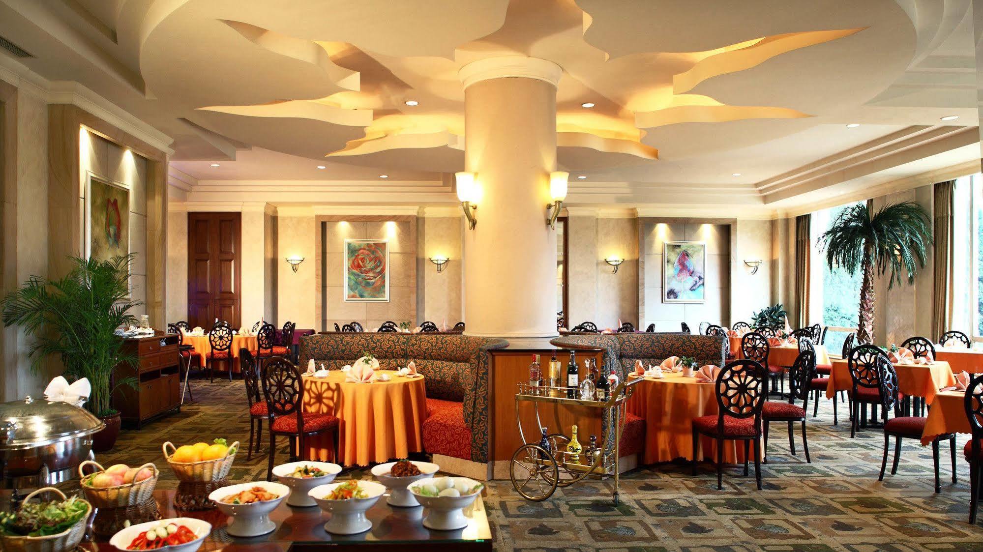 Ramada Beijing North Hotel Changping Buitenkant foto